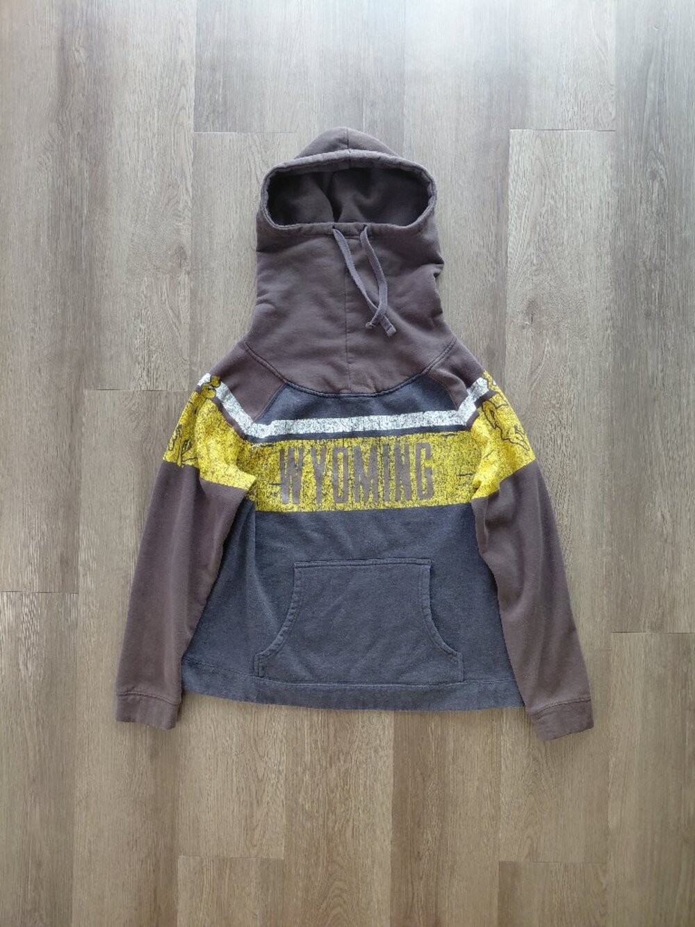 Rivalry Threads 91 Vintage Wyoming Men's Small Hoodie